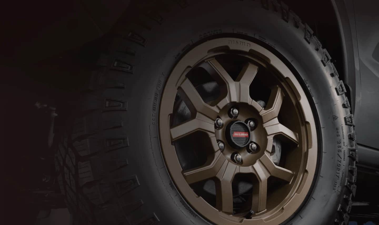 Gros plan d’une roue Nissan